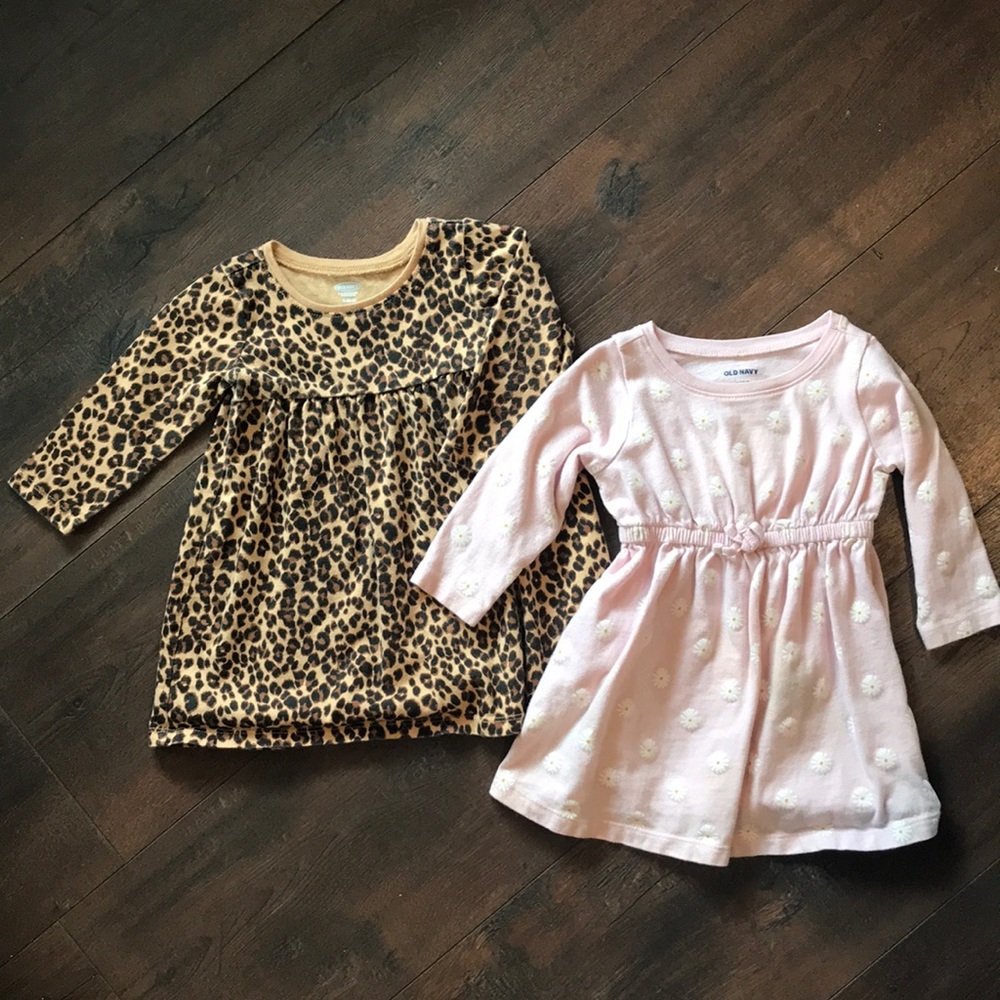 🌸 Old Navy 6-12m dresses 🌸